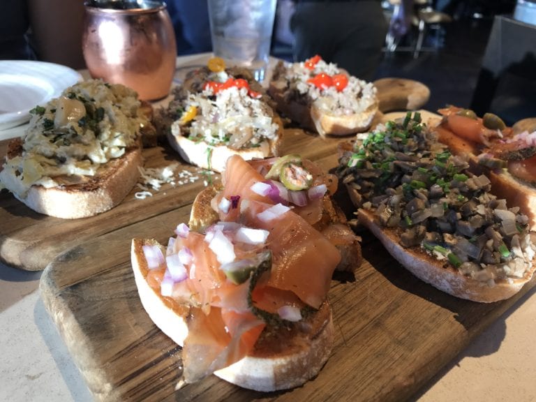 where to eat and grab happy hour in sedona the hudson