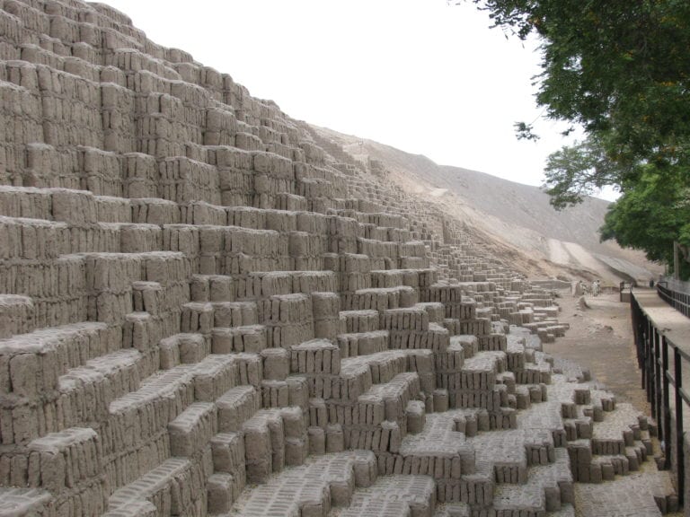 Huaca Pucllana lima peru